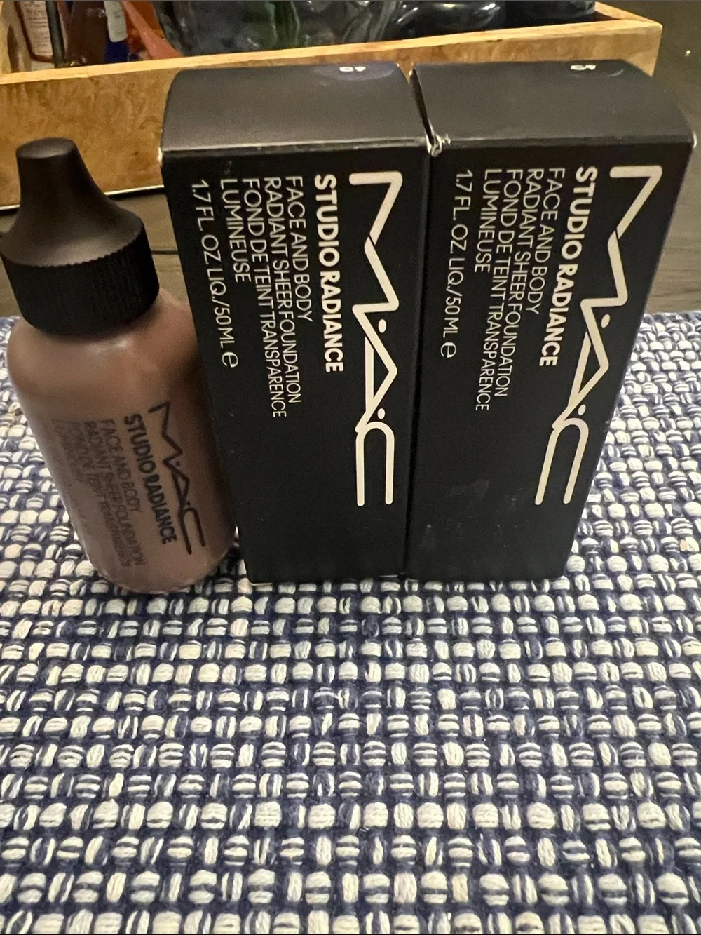 MAC Cosmetics Studio Radiance Face & Body Foundation - shade C9 lot of 2 BNIB